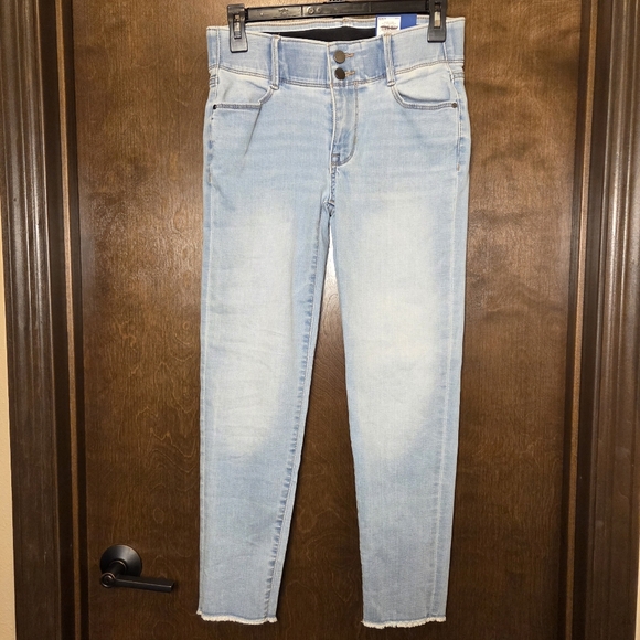 Apt. 9 Denim - Apt 9 Light Wash Mid Rise Tummy Control Ankle Jeans NWT